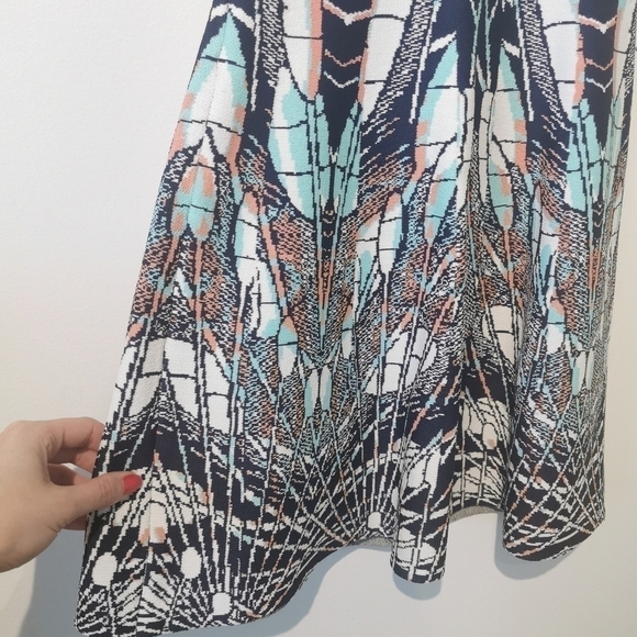 BCBGMAXAZRIA XS/S Wilma feather print exposed lower back - Picture 4 of 12